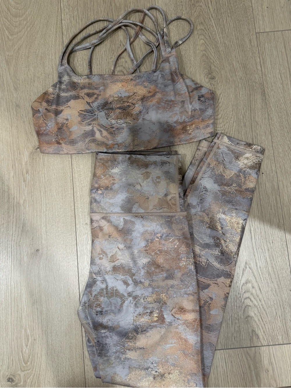 Athleta Gilded Metallic/ Gold Foil Strappy Sports Bra and 7/8 Leggings Set NWOT